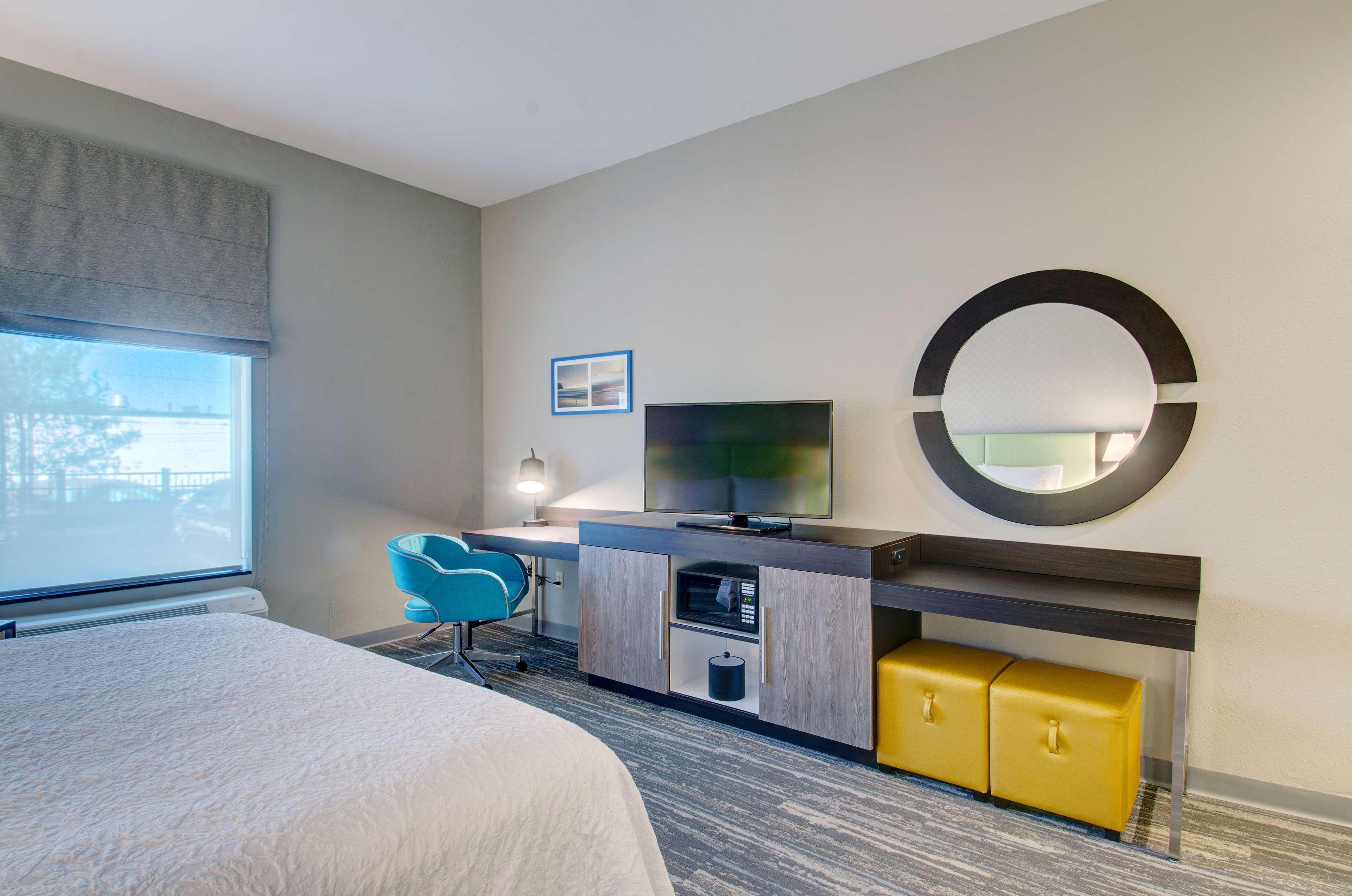 Hampton Inn & Suites Boston/Стоутон Экстерьер фото