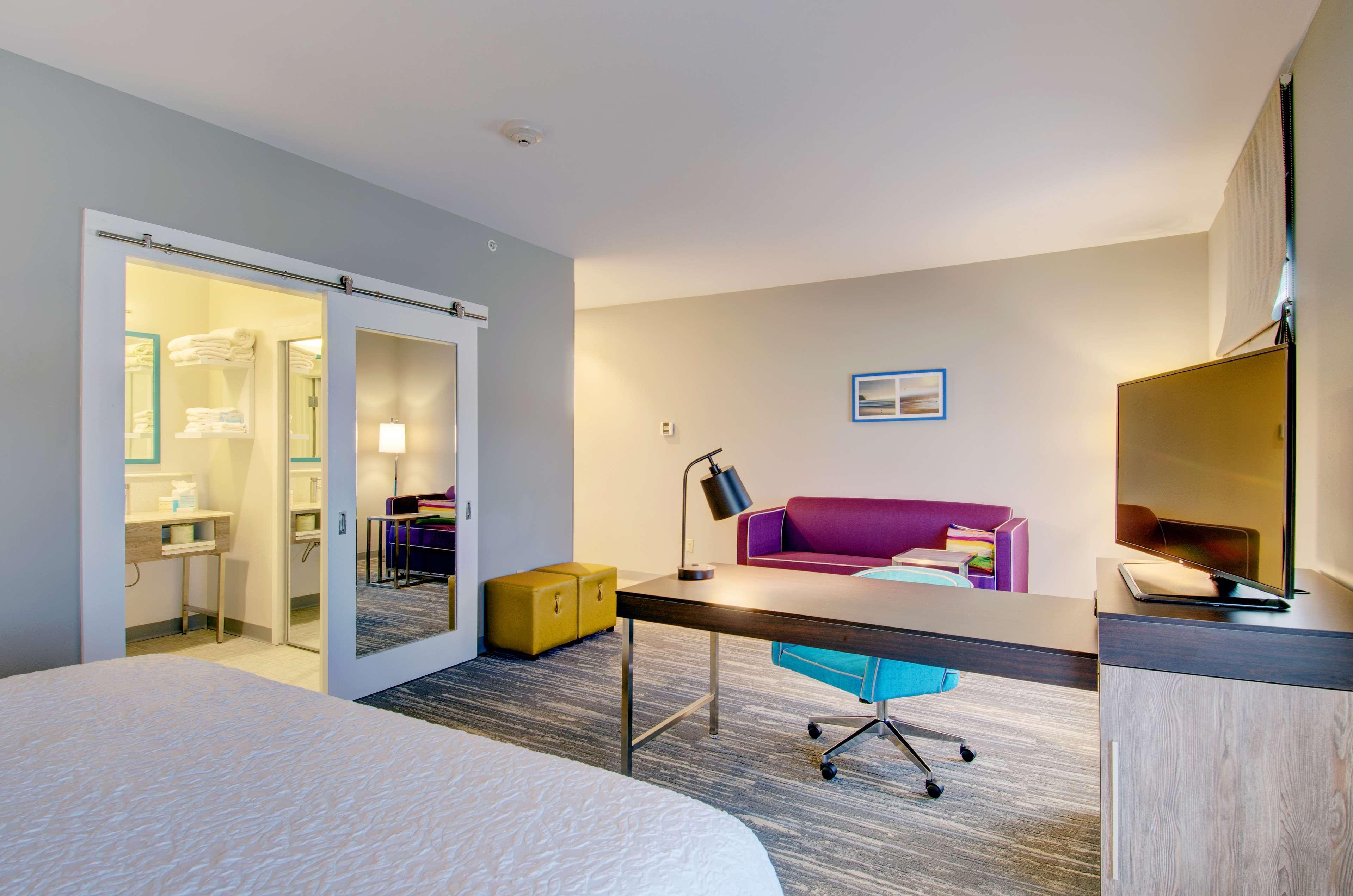 Hampton Inn & Suites Boston/Стоутон Экстерьер фото