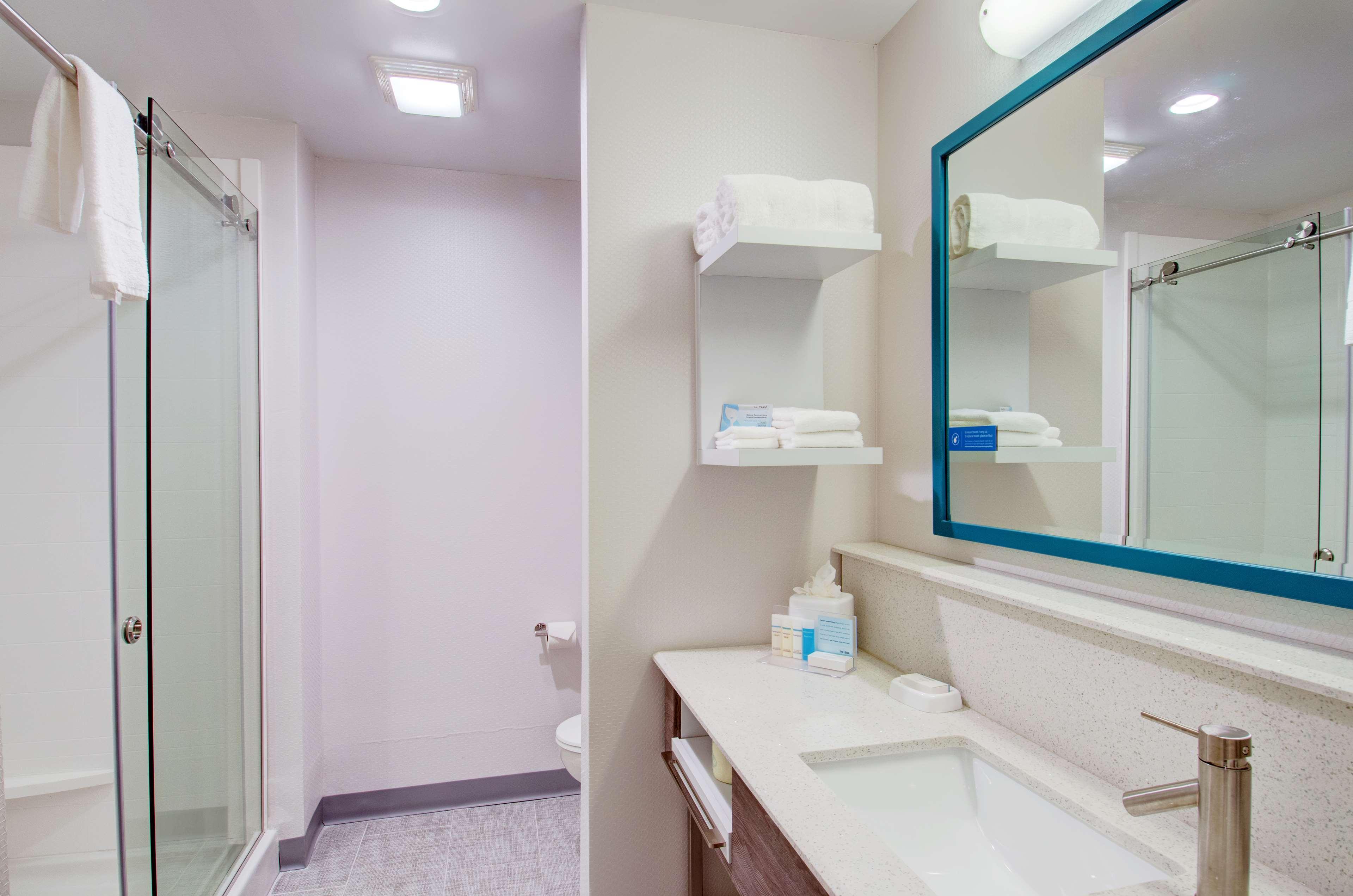 Hampton Inn & Suites Boston/Стоутон Экстерьер фото