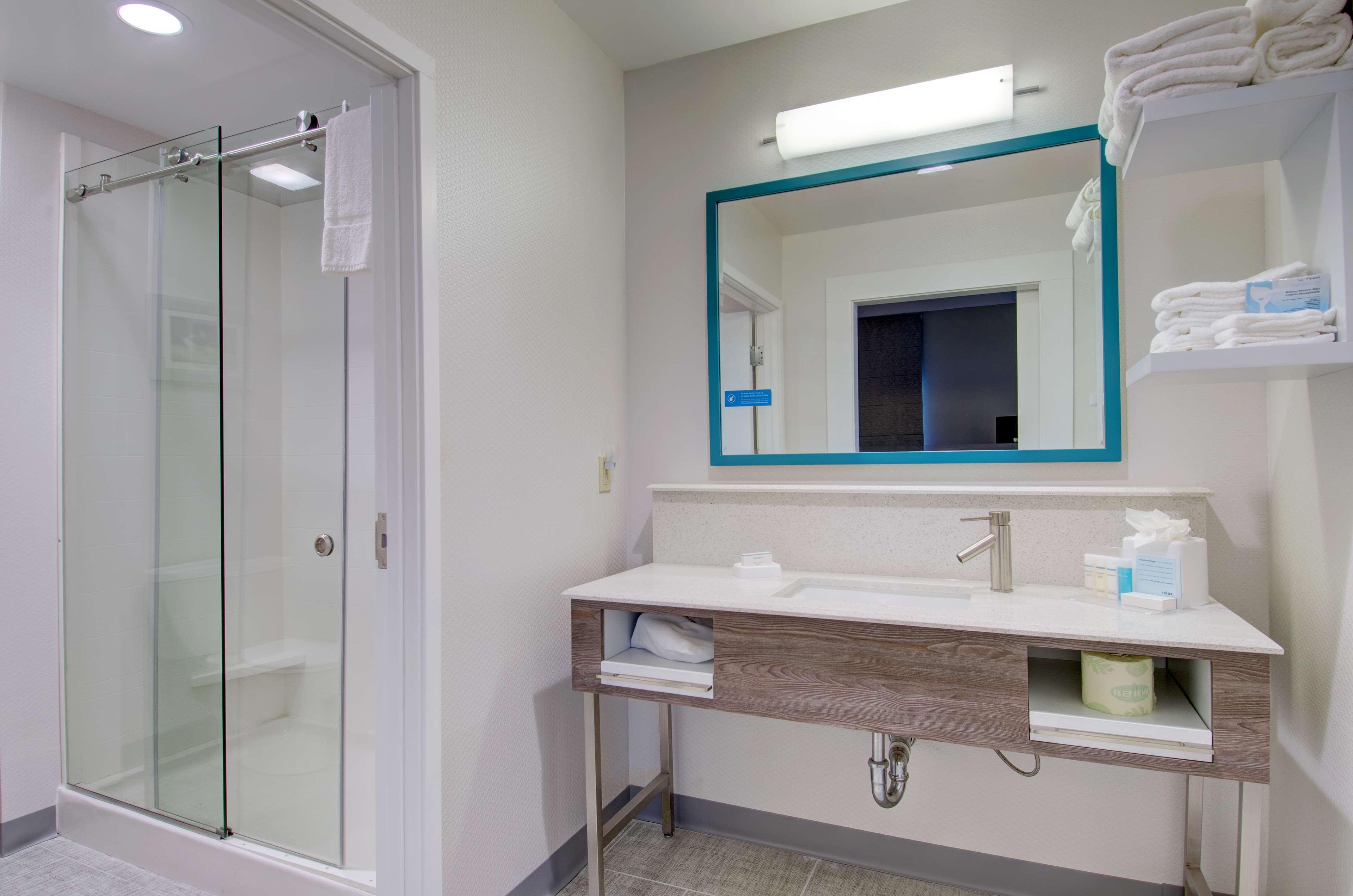 Hampton Inn & Suites Boston/Стоутон Экстерьер фото