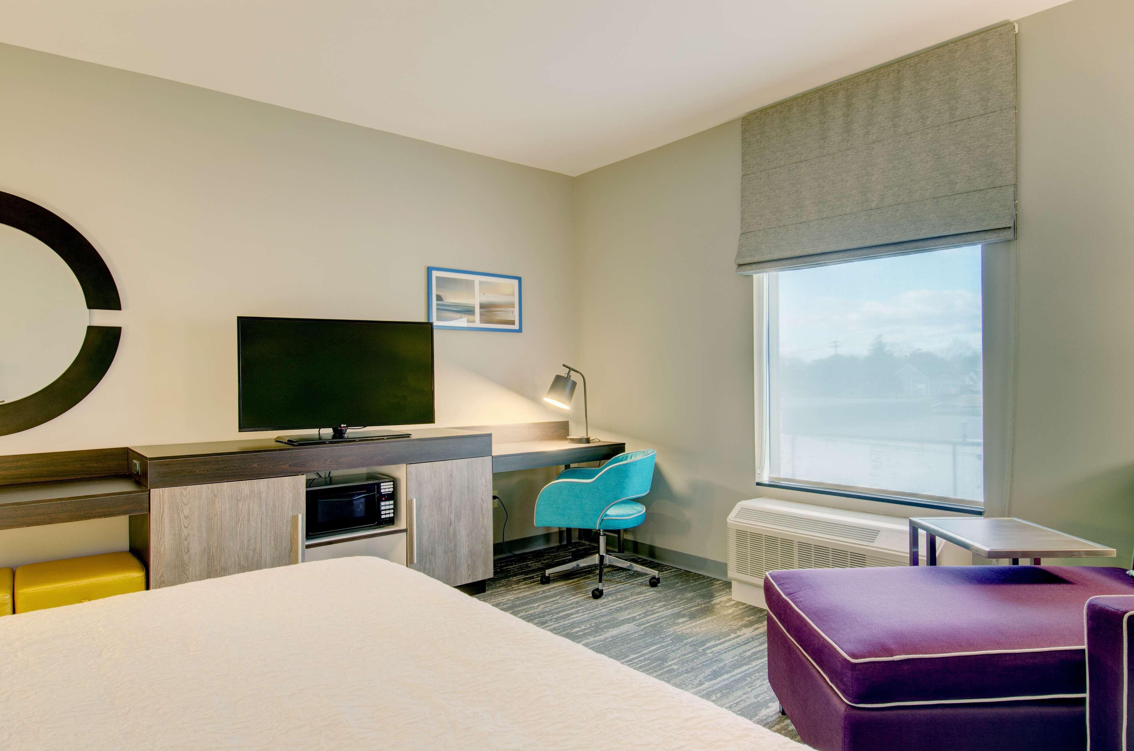 Hampton Inn & Suites Boston/Стоутон Экстерьер фото