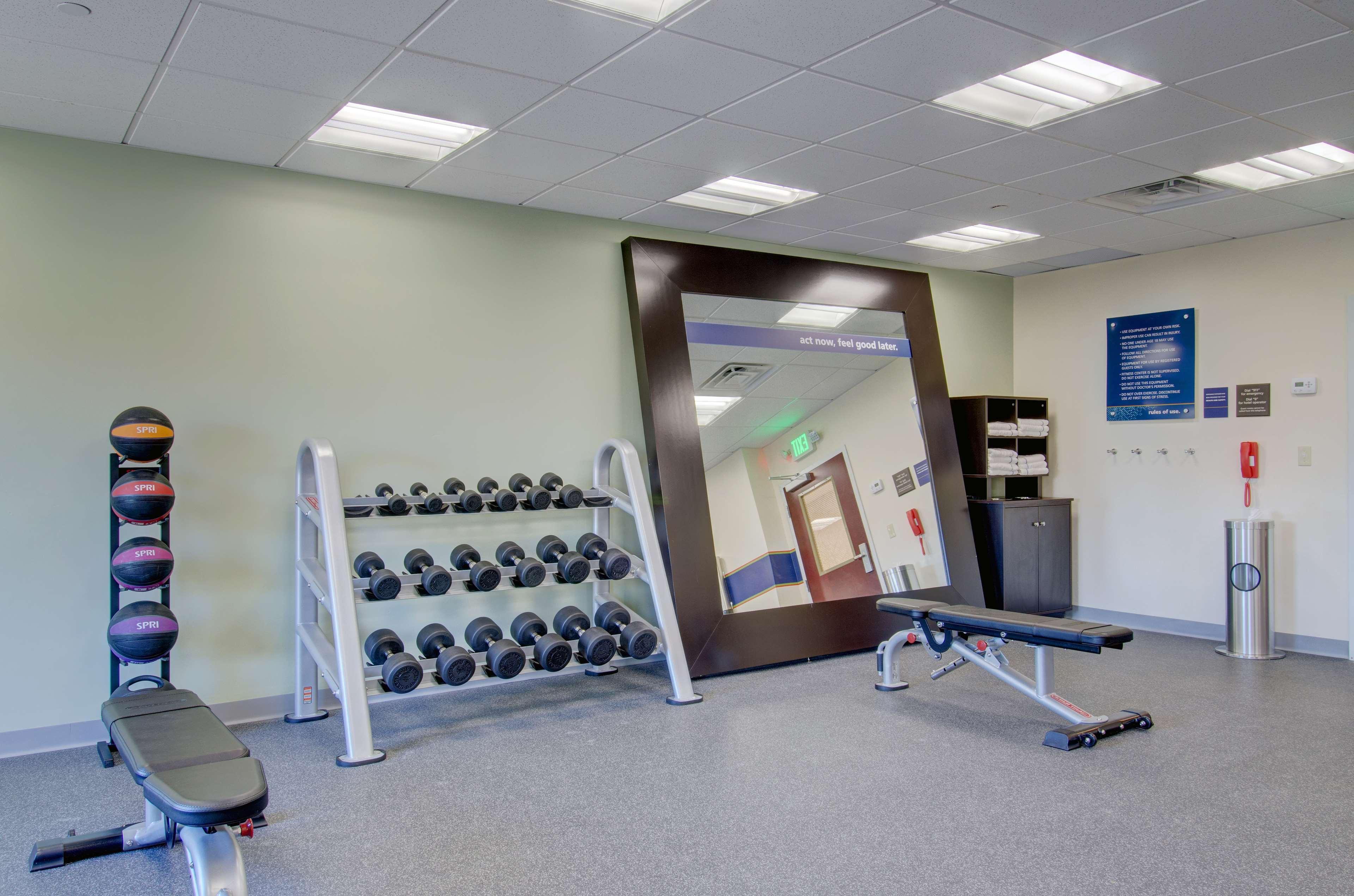 Hampton Inn & Suites Boston/Стоутон Экстерьер фото