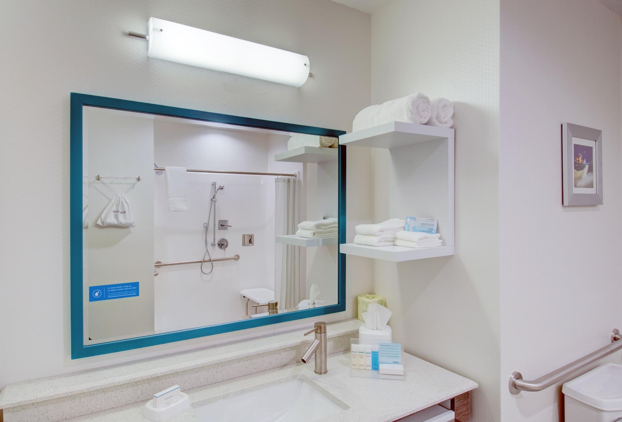 Hampton Inn & Suites Boston/Стоутон Экстерьер фото