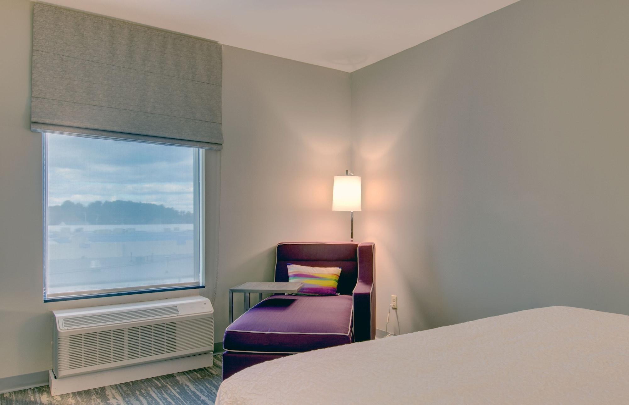 Hampton Inn & Suites Boston/Стоутон Экстерьер фото
