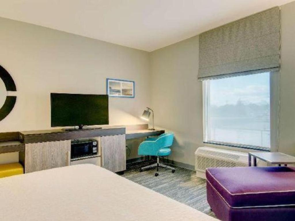 Hampton Inn & Suites Boston/Стоутон Экстерьер фото