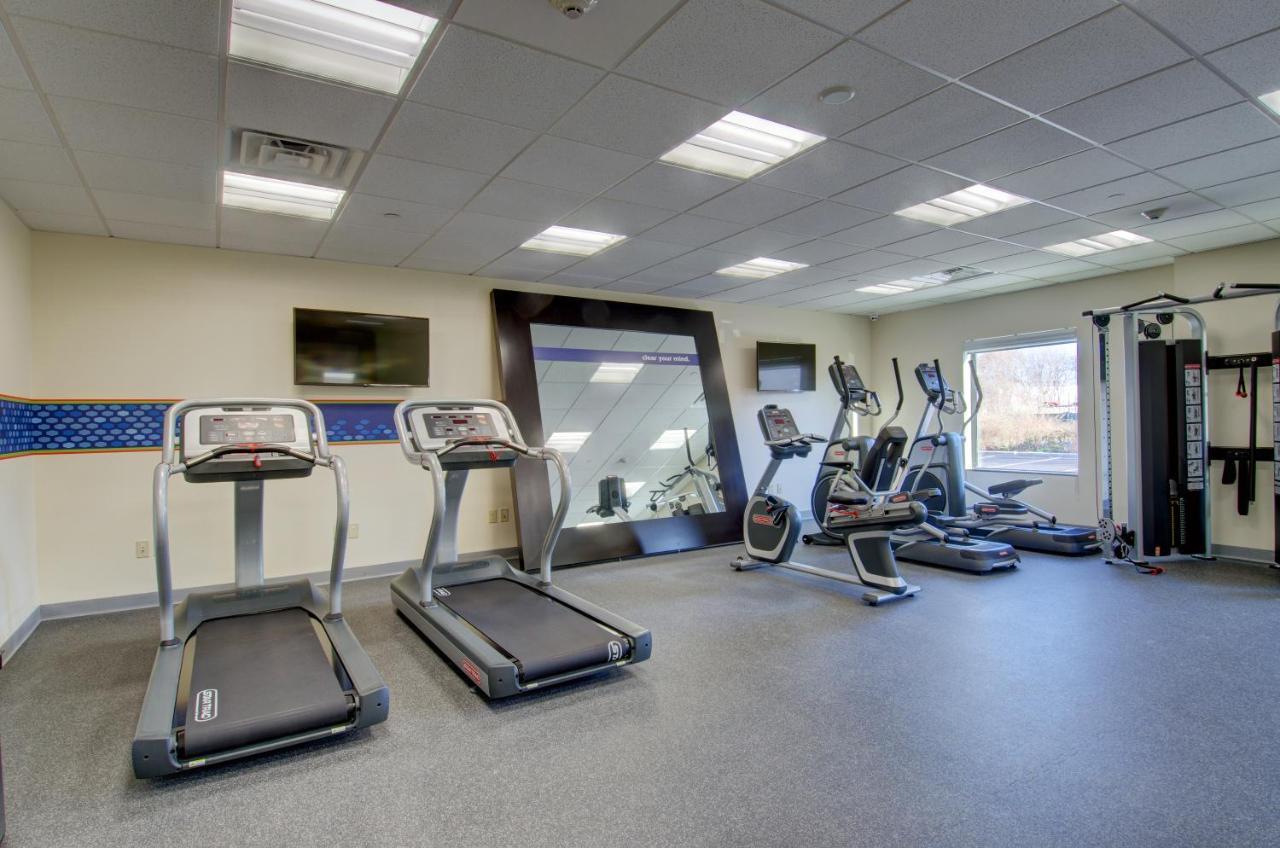 Hampton Inn & Suites Boston/Стоутон Экстерьер фото